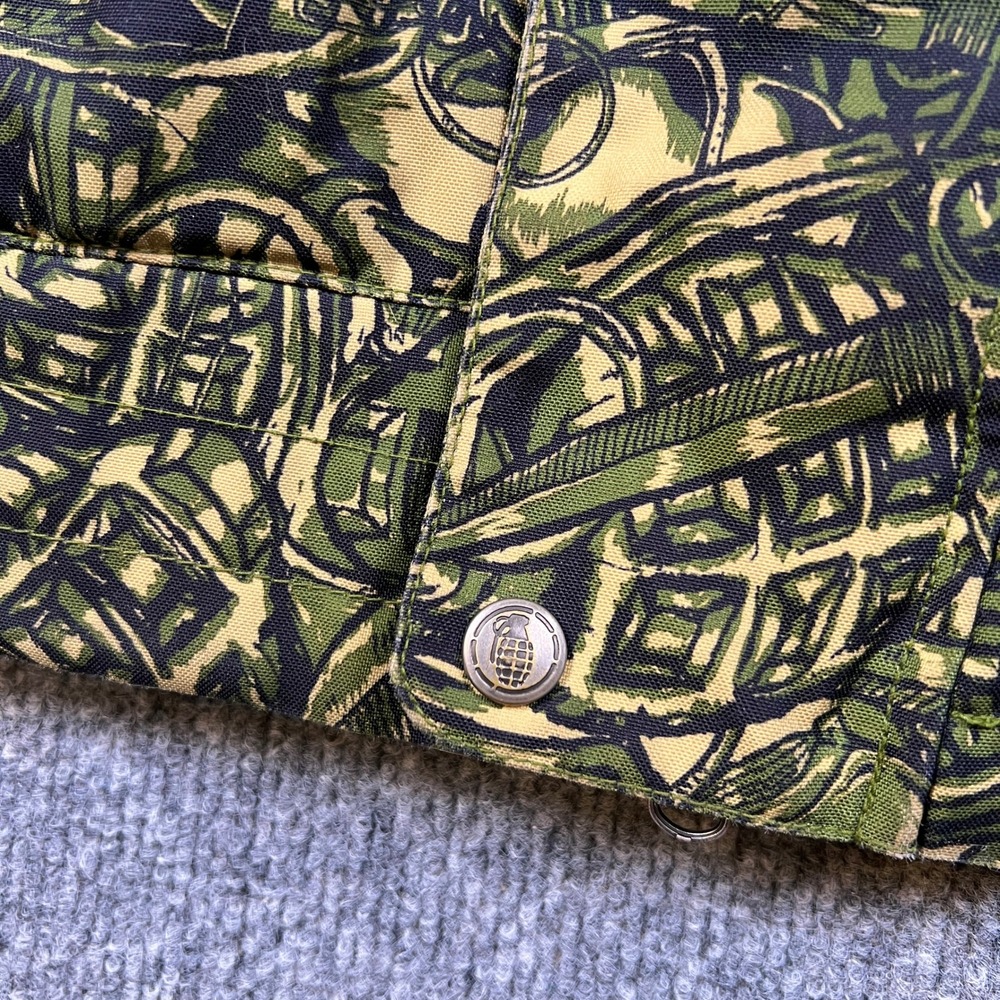 Grenade Snowboard Jacket Mens L Green Full Zip Ski Parka Guns Knives AOP Y2K - Picture 12 of 16